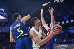 Real Madrid tundukkan Levante skor 2-0