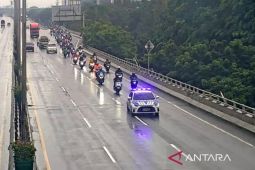 Polisi izinkan roda dua masuk Tol Wiyoto Wiyono imbas banjir akibat hujan deras