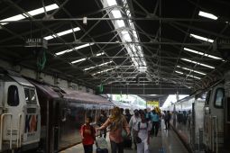 KAI Daop 3 Cirebon membatalkan 28 perjalanan KA akibat banjir