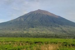 Pendakian Gunung Kerinci masih ditutup untuk rencana ritual adat