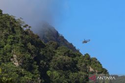 Cuaca dan awan tebal jadi tantangan pencarian pesawat ATR 42-500