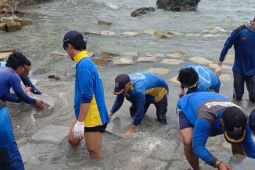 Kepulauan Pulau Seribu bangun tanggul pengaman pantai di Pulau Tidung