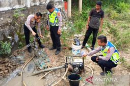 Polres Aceh Barat bantu sumur bor untuk korban banjir di Woyla Barat