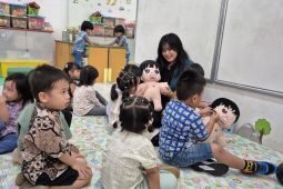 Mahasiswa Ubaya ciptakan boneka edukasi seksual interaktif usia dini