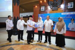 Bupati Trenggalek serahkan SK pensiun kepada 90 PNS