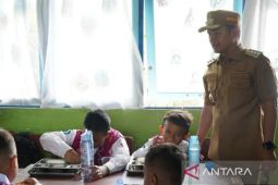 Kalsel kemarin dari  realisasi investasi hingga sekolah pinggiran