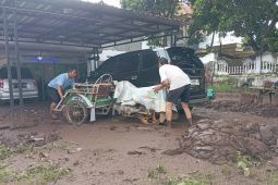 Banjir luapan air sungai terjang seribuan rumah di Situbondo