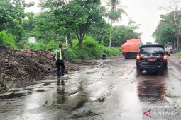 Jalur pantura Situbondo bisa dilalui kendaraan setelah macet total