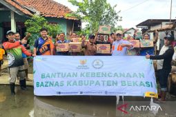 Baznas Bekasi sebar lima tim salurkan bantuan korban banjir