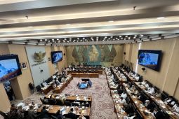 Bahlil beri izin sebagian sumur rakyat untuk dongkrak lifting minyak