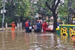 32 KK terdampak banjir di Pondok Karya Jaksel Jumat pagi