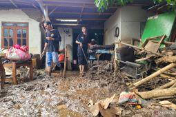 Pemkab Gerak Cepat tangani dampak banjir bandang di SItubondo
