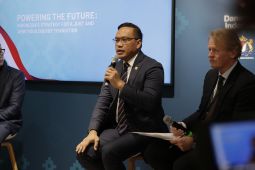 Perusahaan energi RI tegaskan komitmen capai NZE di WEF Davos