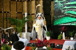 Gubernur Jabar Dedi Mulyadi mewajibkan BJB cetak laba bersih tembus Rp2,2 triliun