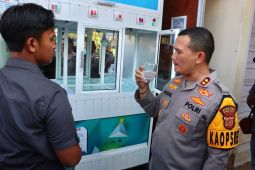 Polres Pidie Jaya gratiskan air minum untuk warga terdampak bencana