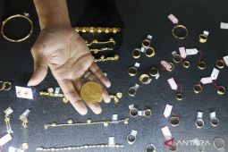 Terus melonjak, emas di Pegadaian kini ada yang tembus Rp3,275 juta/gr
