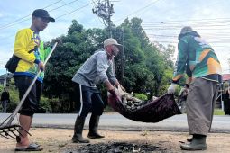 Warga Pontianak antusias gotong-royong bersama jaga lingkungan