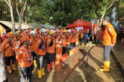 Tim SAR gabungan lanjutkan pencarian 80 korban longsor di Cisarua