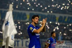 Persib unggul sementara 1-0 atas Malut United