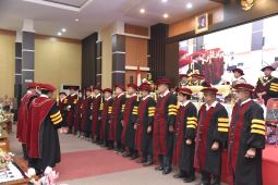 Profesor bukan Guru Besar