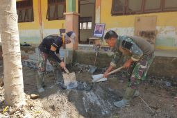 Kasad Jenderal TNI Maruli renovasi dua sekolah di Aceh