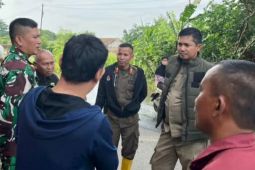 Warga terdampak banjir Karawang diimbau tidak galang dana di jalan