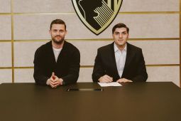 Bournemouth dikabarkan pinjam Christos Mandas dari Lazio