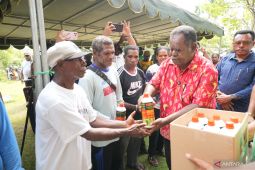 Pemprov Papua Barat Daya salurkan 17.750 liter pupuk organik cair