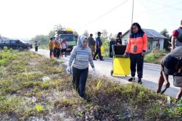 Bupati Kobar berharap masyarakat sadar pentingnya kebersihan lingkungan