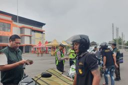 Petugas gabungan razia puluhan kendaraan di Tulungagung