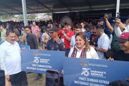 Hari Bakti Imigrasi ke-76 di Langkat, Menteri Imipas serahkan langsung bantuan sosial ke masyarakat