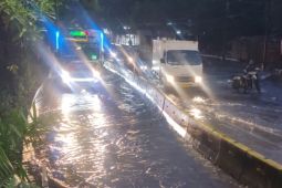 Puluhan rute Transjakarta terdampak banjir