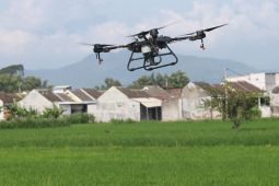 Pengunaan drone pertanian di Kediri
