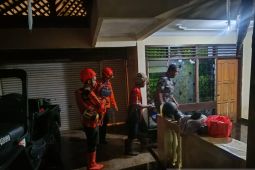 206 warga mengungsi karena banjir di Indramayu