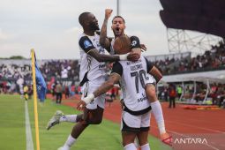 Super League - Persija curi kemenangan 2-0 di markas Persita