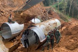 TNI bangun jembatan Armco hubungkan antardesa di Tapteng