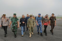 Pemkab Bandung tebar 5,2 juta benih tanaman keras via pesawat CASA
