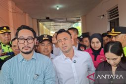 Raffi Ahmad sampaikan salam Presiden Prabowo kepada korban longsor Cisarua