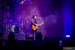 Padi Reborn bawa nostalgia pada konser Dua Delapan di Senayan