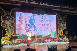 Gubernur Koster Papan nama usaha harus gunakan aksara Bali