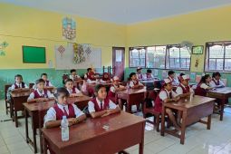 KBM lima SD usai terdampak banjir di Tulungagung berjalan normal