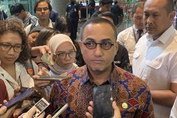 OJK yakin calon emiten IPO sambut baik batas "free float"   15 persen