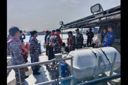 Lanal Banyuwangi bantu cari ABK hilang di perairan Pulau Gili Ketapang