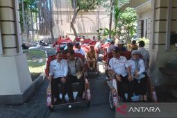 Yayasan GSN salurkan 200 unit becak listrik di Lamongan