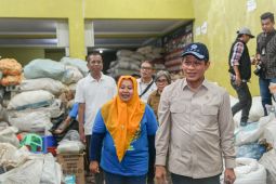 Menteri LH Hanif Faisol ingatkan peran rumah tangga untuk selesaikan darurat sampah nasional