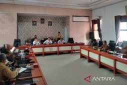 DPRD Rejang Lebong minta kontraktor perbaiki jalan Pasar Atas Curup