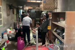 Polda Bengkulu bongkar rumah produksi dan sita ratusan liter miras