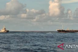 Kapal tanker MT Niko kandas di perairan Pulau Dua Tambrauw
