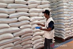 Bulog Madiun pastikan stok beras aman hingga Lebaran 2026