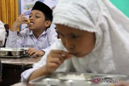 Pengamat: Program MBG diperlukan di tengah tantangan ekonomi